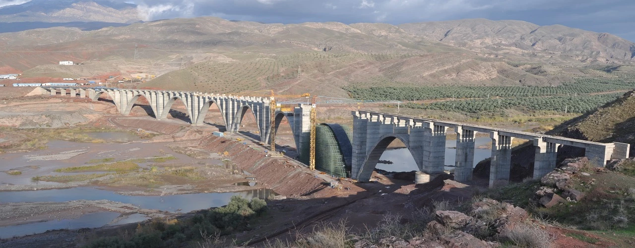 جسر السکک الحدیدیة في مدینة شاهرود